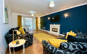 Lovely House In A Great Location With Parking, Wifi & Smart Tv - Near Poole & Bournemouth